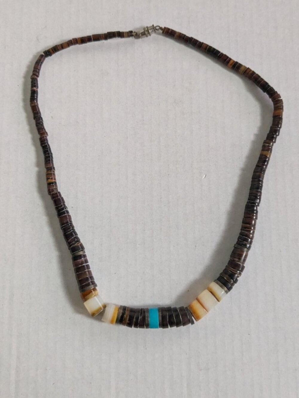 Vintage Heishi Choker Style Barrel Clasp Necklace